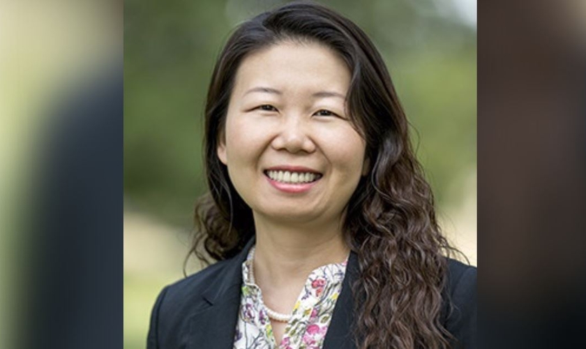 Hongyi Yang hoje é cristã e professora de Teologia. (Foto: Reprodução/SWBTS)