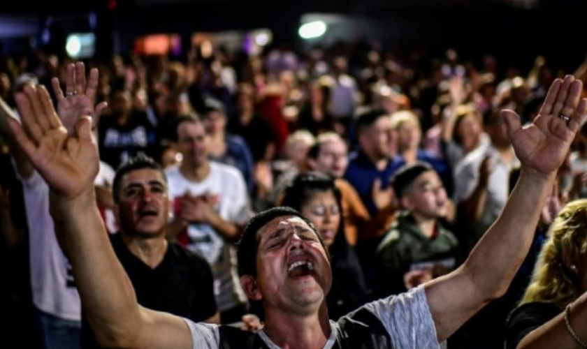 Culto evangélico na Argentina. (Foto: Reprodução/MercoPress)