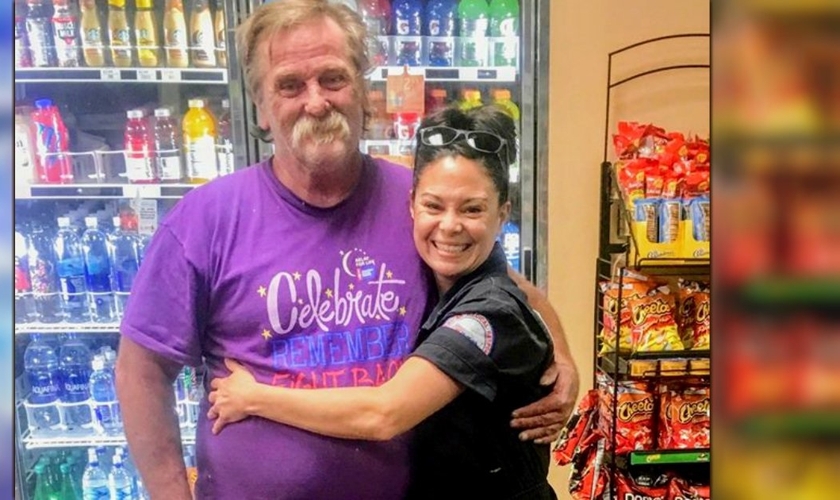 Jeanah Nomelli e Will Levens se encontram em um posto de gasolina. (Foto: Reprodução/Jeanah Nomelli)
