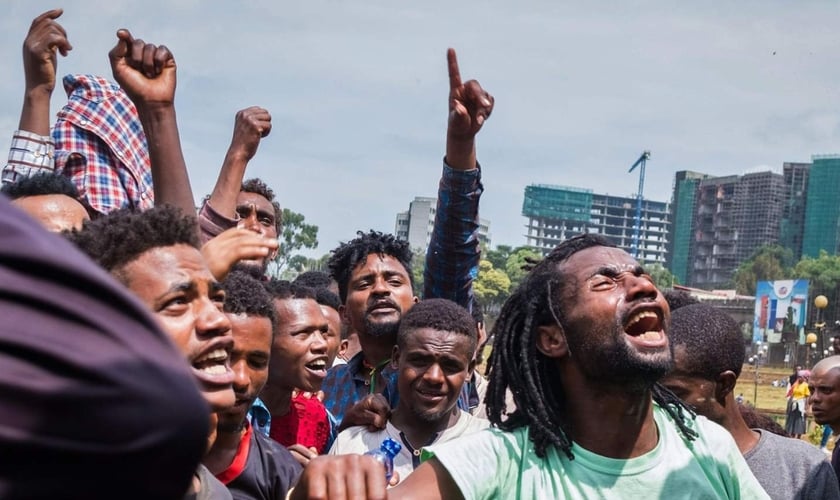 Etíopes evangélicos são pressionados pelas autoridades a deixarem sua cidade. (Foto: Maheder Haileselassie Tadese/AFP/Getty)