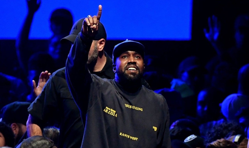 Kenye West em apresentação do álbum “Jesus is King”. (Foto: Reprodução/WSJ)