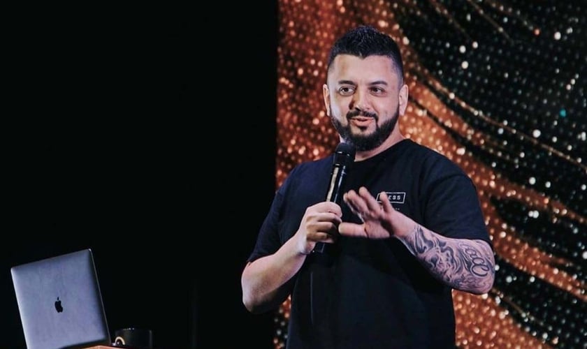 O pastor Leandro Barreto é líder da Poiema Church, em Taubaté (SP). (Foto: Reprodução/Instagram)