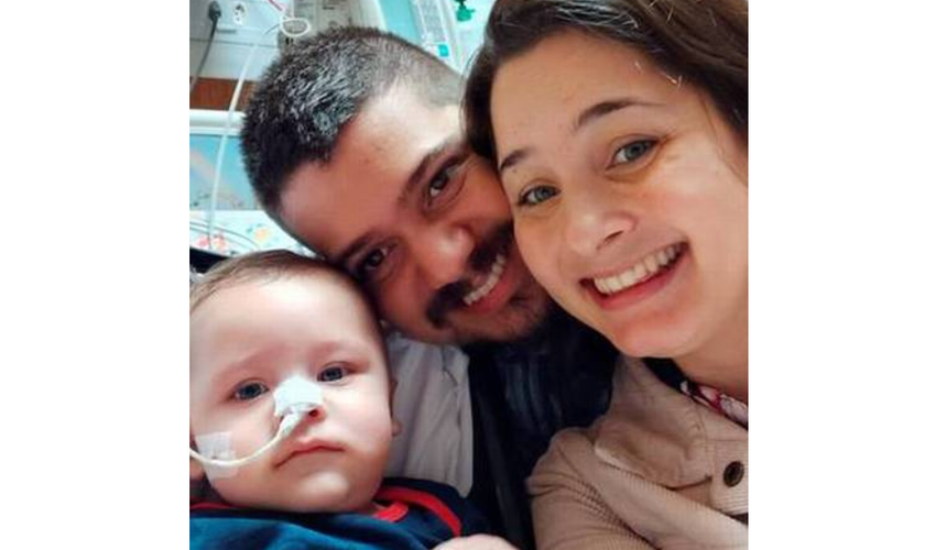 Bebê que venceu a Covid-19 terá festa virtual de 6 meses, após 54 dias no hospital. (Foto: Reprodução/OGlobo)