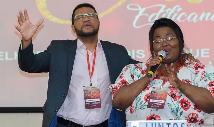 A cantora gospel Fabiana Anastácio e seu marido, o pastor Ruben. (Foto: Reprodução/Instagram)