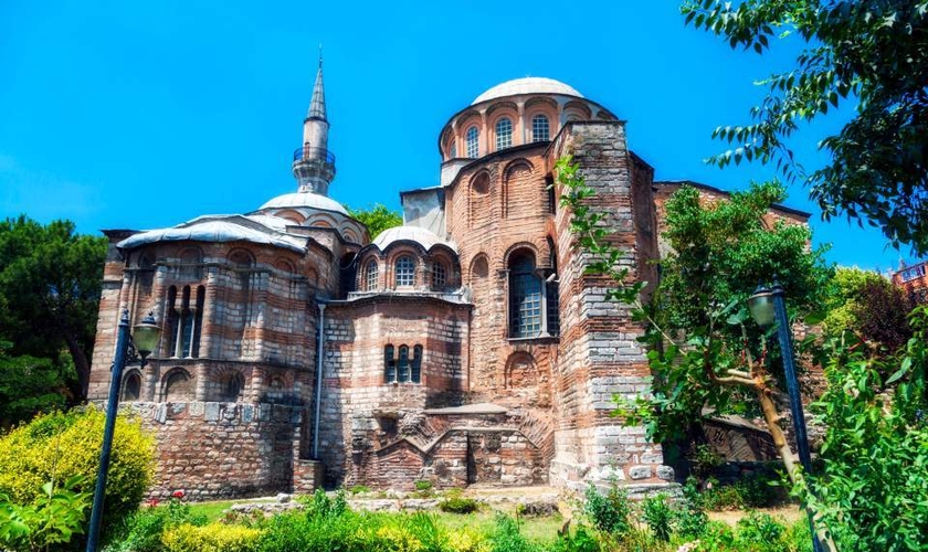 Igreja Ortodoxa de São Salvador tem importância histórica para a Turquia e terá suas pinturas cristãs e afrescos encobertos para se transformar em Mesquita. (Foto: kathimerini)