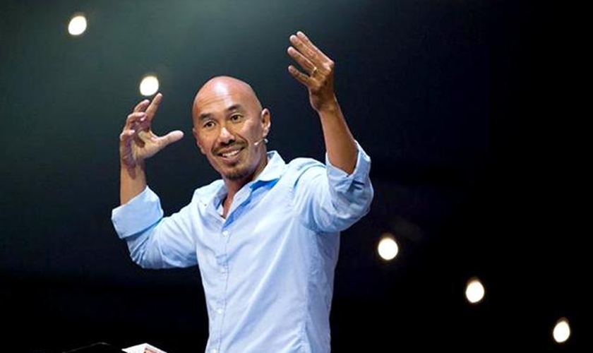 Francis Chan é fundador da Cornerstone Church e atualmente mora em Hong Kong. (Foto: CBN News)