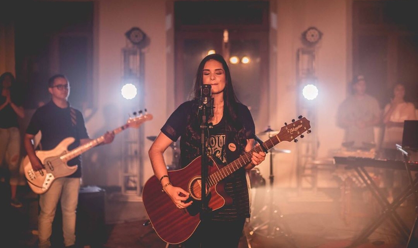 Kathlenn Bertelli, 19 anos, representa a nova geração na música cristã. (Foto: Rodrigo Stobäus)