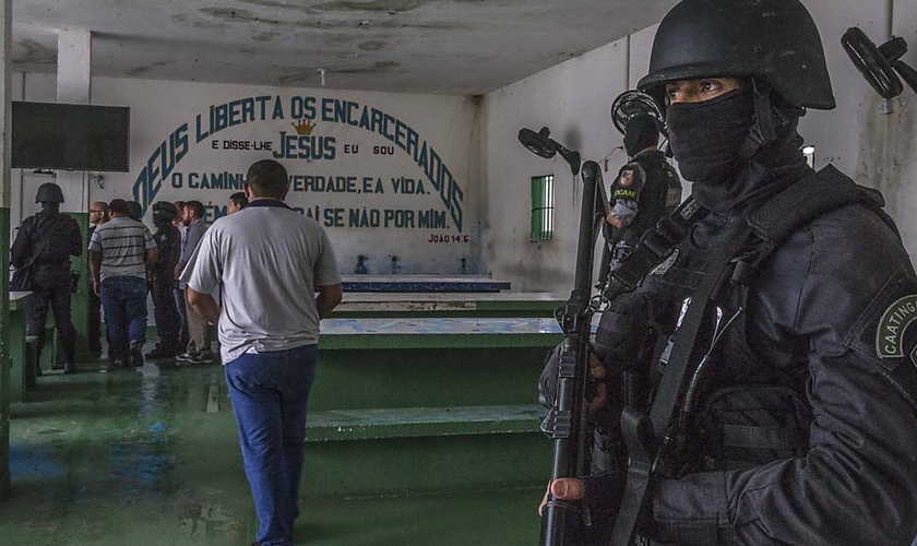 Local de culto no complexo Penitenciário Anísio Jobim, em Manaus. (Foto: Marlene Bergamo/FolhaPress)