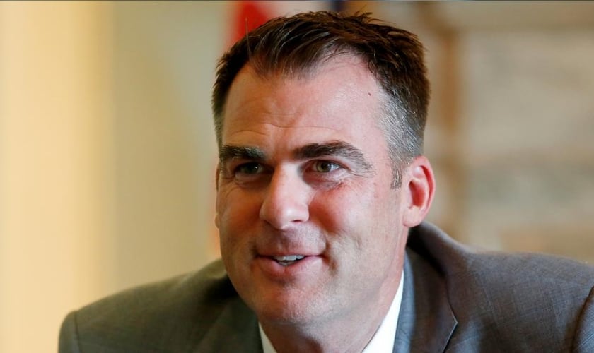 Governador de Oklahoma Kevin Stitt (Foto: Reprodução / AP)