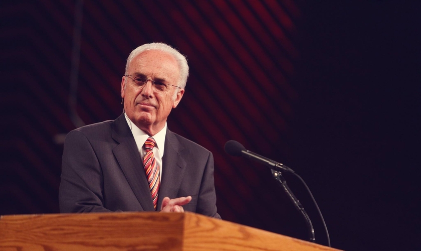 O pastor John MacArthur alerta para os sinais do fim dos tempos. (Foto: Grace Community Church)