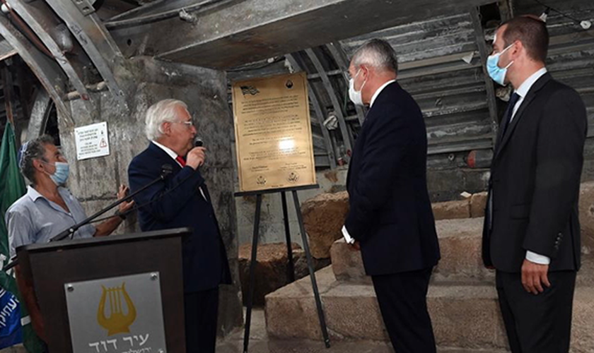 Embaixada dos EUA dedica placa na Cidade de Davi em Jerusalém. (Foto: Matty Stern/US Embassy Jerusalem)