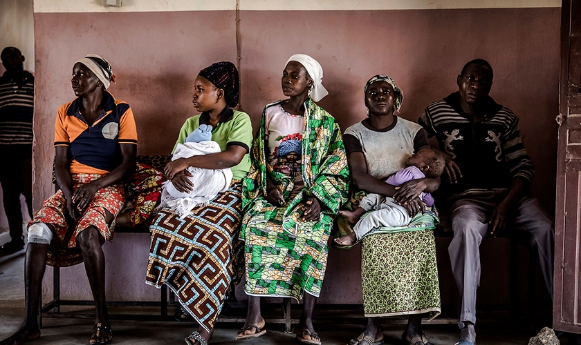 Grupo de agricultores afetados por recentes ataques Fulani em suas aldeias no estado de Kaduna, na Nigéria. (Foto: Luis Tato/AFP/Getty Images)