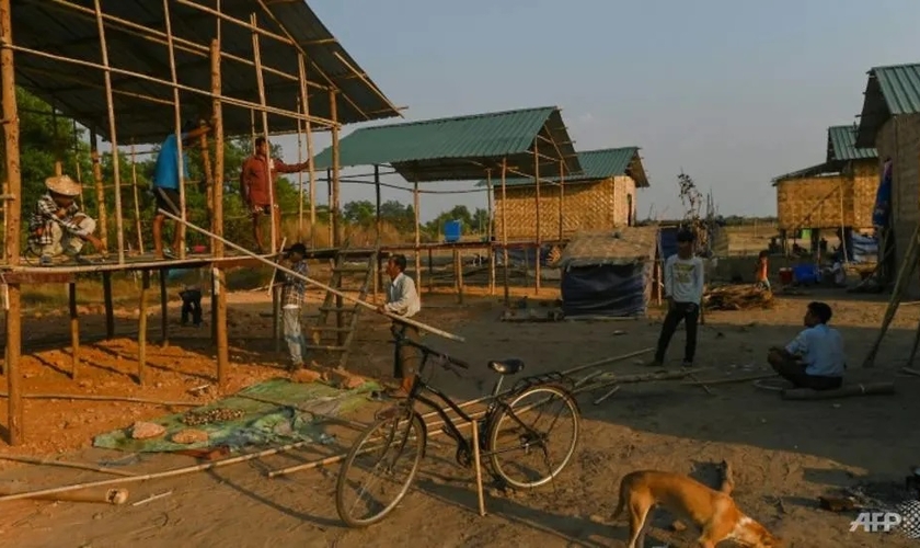 Vila cristã contruída em Yangon. (Foto: AFP / Ye Aung TH)