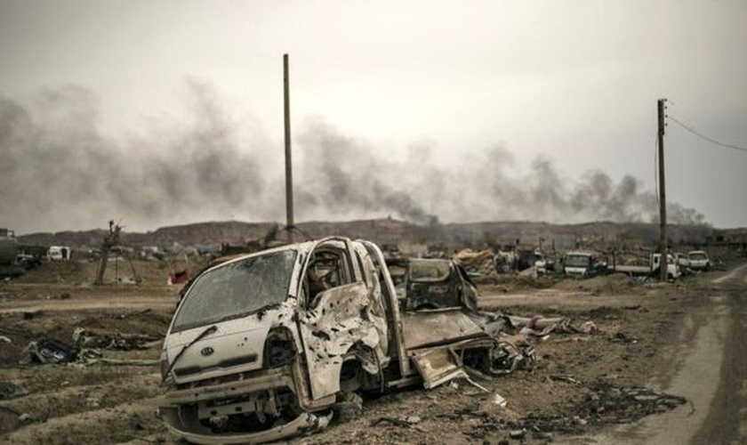 Mesmo declarado derrotado, Estado Islâmico tem realizado centenas de ataques na Síria na região de Deir al-Zour | Imagem de 2019 (Foto: AFP)