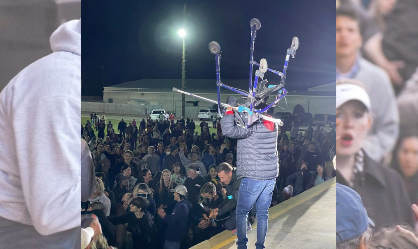 Cadeira de rodas é exibida após milagre no Alabama, RUA. (Foto: Reprodução / Instagram)