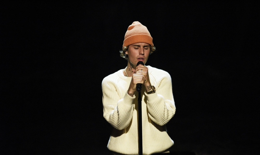 Justin Bieber durante apresentação. (Foto: Will Heath/NBC/NBCU Photo Bank via Getty Images)