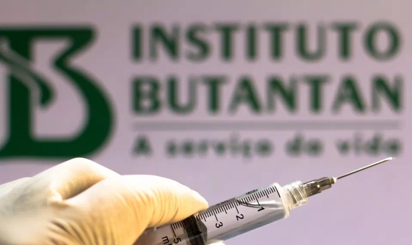 Com a aprovação da Anvisa, instituto estima disponibilizar 40 milhões de doses da 'Butanvac' prontas para uso no fim do ano. (Foto: Rafael Henrique/SOPA Images/LightRocket via Getty Images)