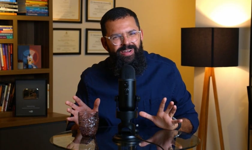 Douglas Gonçalves em transmissão da Mentoria JesusCopy do dia 1 de abril de 2021. (Foto: Reprodução/YouTube)