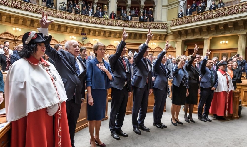 Parlamento suíço durante trabalhos legislativos. (Foto: Reprodução / AFP via Getty)