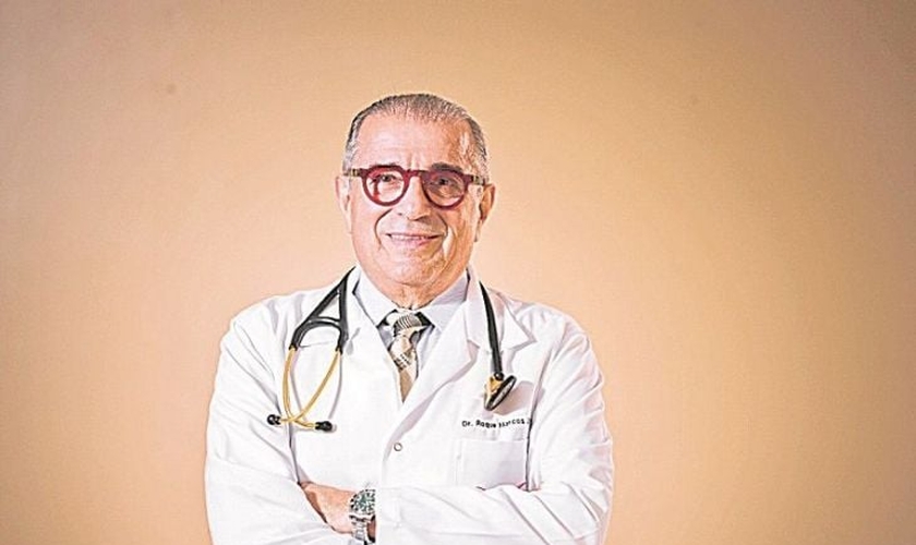 Roque Marcos Savioli é doutor em cardiologia pela Faculdade de Medicina da USP e trabalha no InCor. (Foto: Tribuna Online)