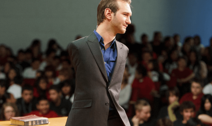 O evangelista Nick Vujicic iniciou um projeto de evangelização global. (Foto: Reprodução).