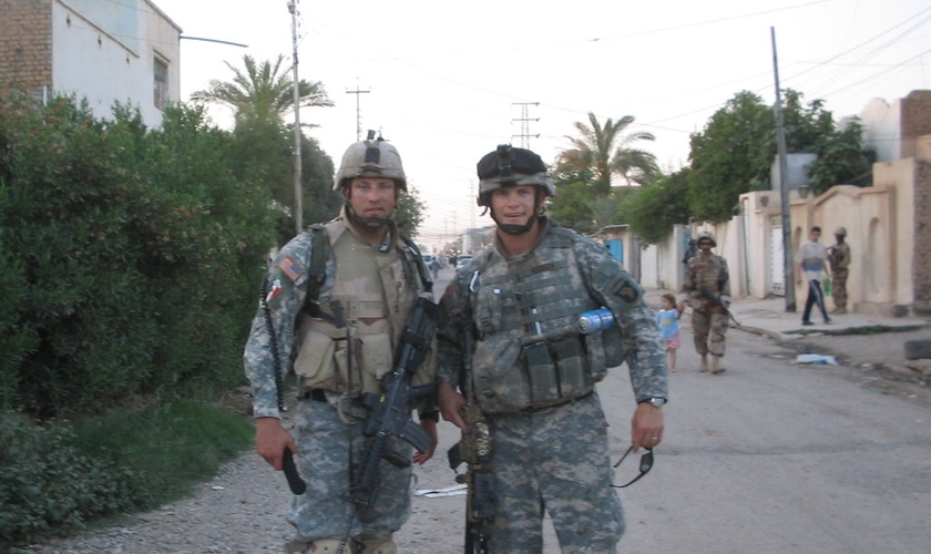 Pete Hegseth em Samarra, no Iraque, em 2006. (Foto: Arquivo pessoal).