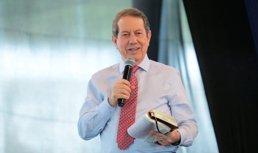 O missionário R.R. Soares, 73 anos está internado no Hospital Copa Star, em Copacabana. (Foto: IIGD)