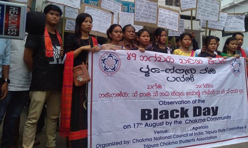 Protestantes no “Black Day” em Bangladesh, em 2016. (Foto:The Indian Express).