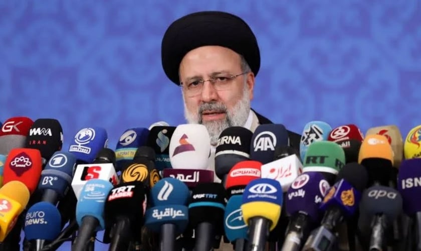 Presidente eleito do Irã, Ebrahim Raisi, durante entrevista coletiva em Teerã, 21 de junho de 2021. (Foto: Majid Asgaripour/West Asia News Agency/via Reuters)