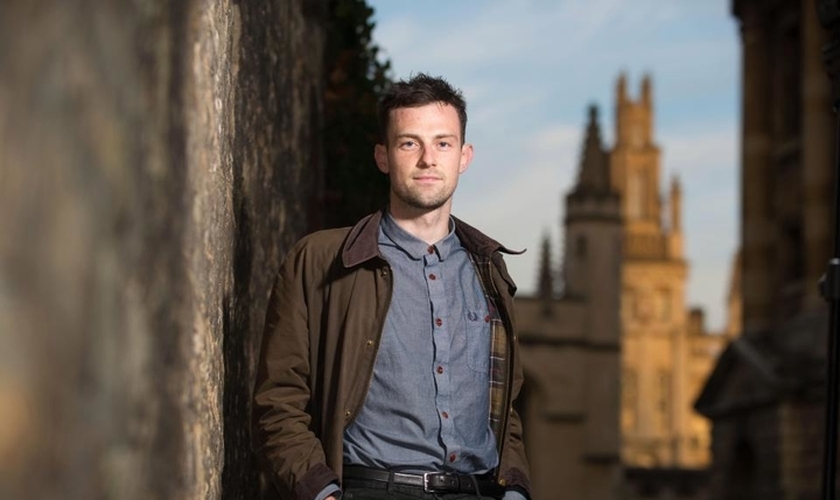 Joshua Sutcliffe, 31 anos, foi multado por fazer evangelismo na pandemia. (Foto: Darren Jack)