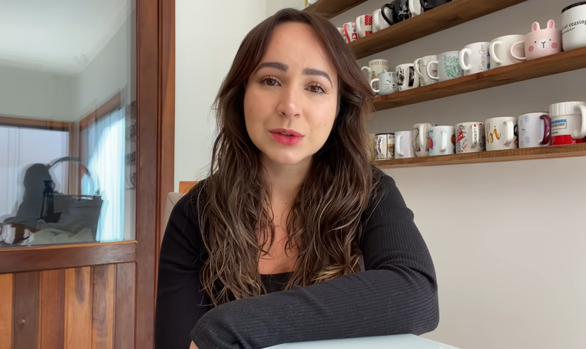 Fabiola Melo tem compartilhado sua jornada de fé na busca pelo sonho de ser mãe. (Foto: Reprodução/YouTube).