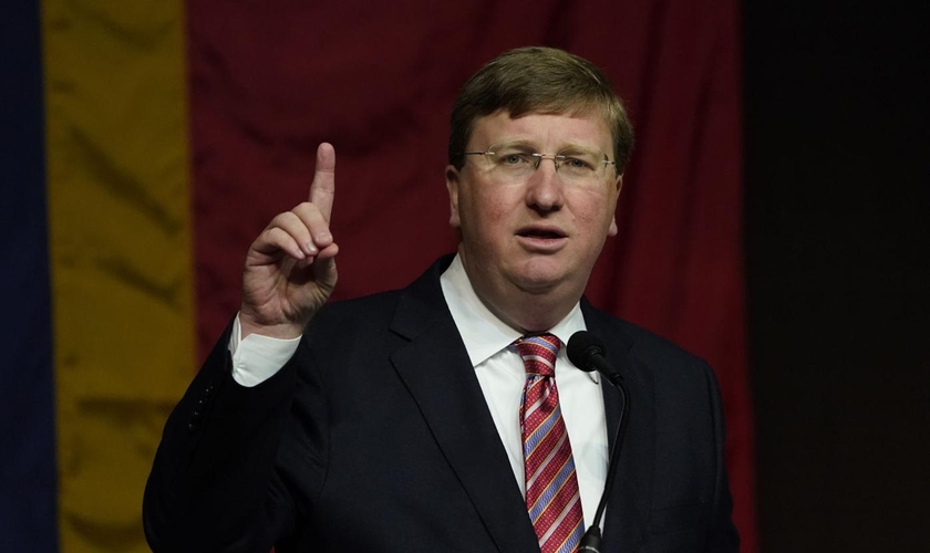 Tate Reeves, governador do Mississippi, nos EUA. (Foto/l Rogelio V. Solis/AP)