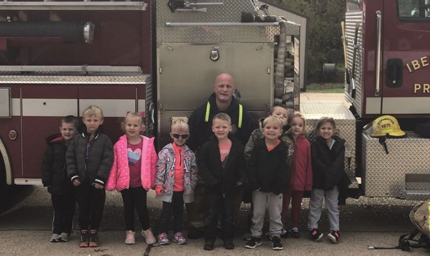 O pastor Chip Sanders está construindo uma lavanderia comunitária para famílias pobres de sua cidade. (Foto: Assemblies of God).