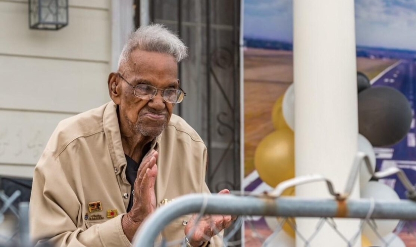 Lawrence Brooks em seu 112º aniversário. (Foto: Cortesia do Museu Nacional da Segunda Guerra Mundial)