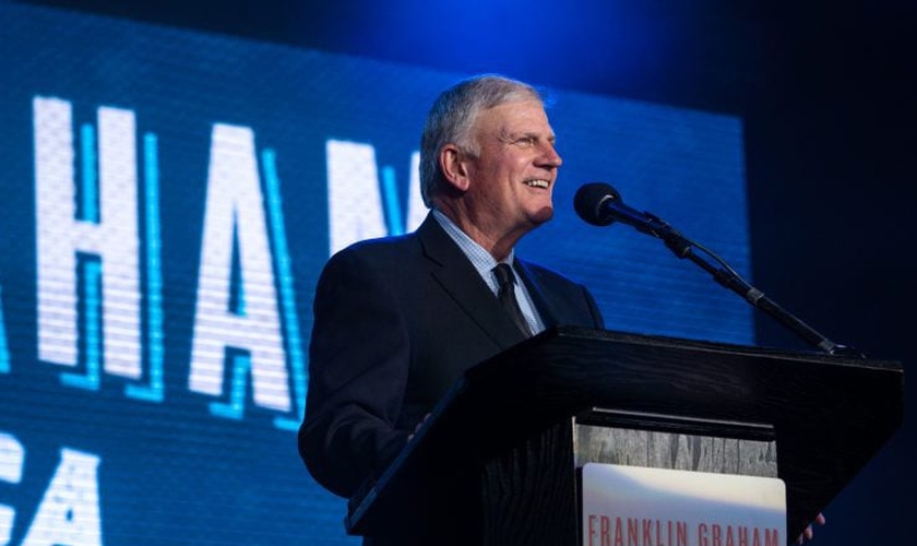 Franklin Graham durante pregação em Raleigh, na Carolina do Norte. (Foto: Billy Graham Evangelistic Association)