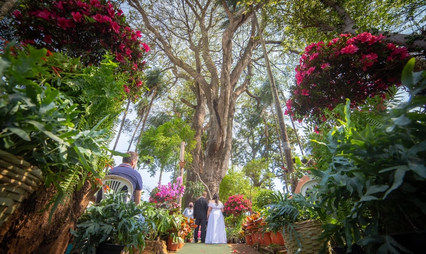 Jonas e Taynara se casaram no início de setembro, no mesmo lugar onde se conheceram. (Foto: Arquivo pessoal).