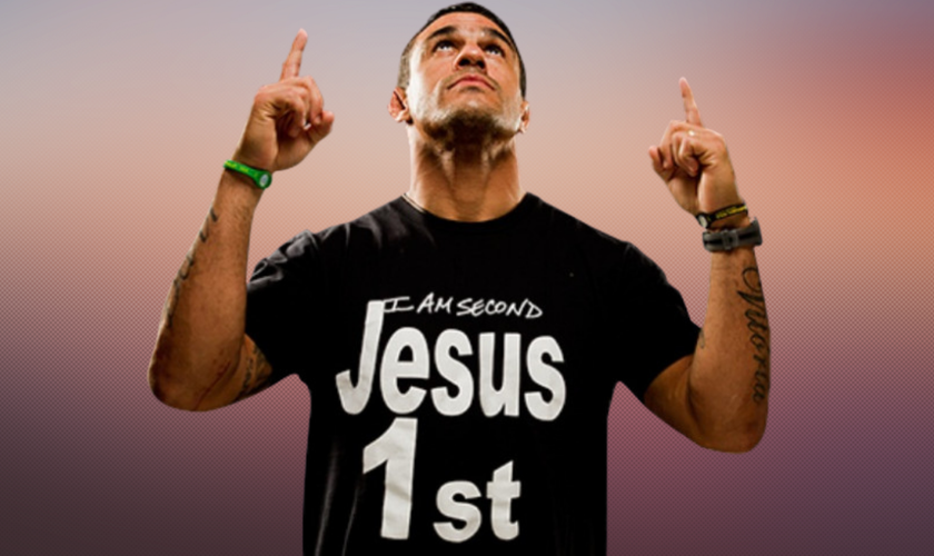 Vitor Belfort em tradicional pose de manifestação de sua fé em Jesus. (Foto: Reprodução / Pinterest)