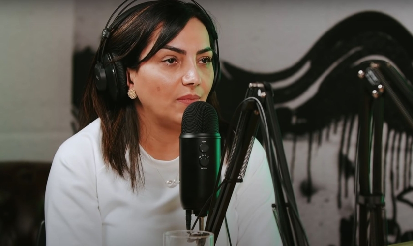 Eyshila em entrevista ao Douglas Gonçalves, do JesusCopy. (Foto: Captura de tela/YouTube)