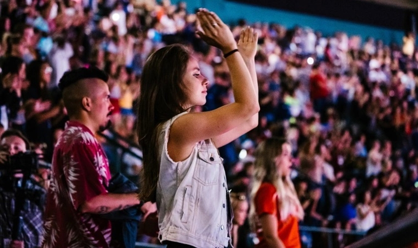 Harvest Crusades aconteceu neste domingo (03/10), Angel Stadium em Anaheim, na Califórnia. (Foto: Reprodução / Christian Post)