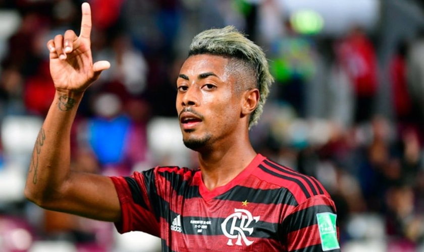 O cristão Bruno Henrique se tornou um dos destaques do futebol brasileiro. (Foto: Giuseppe Cacace/AFP).