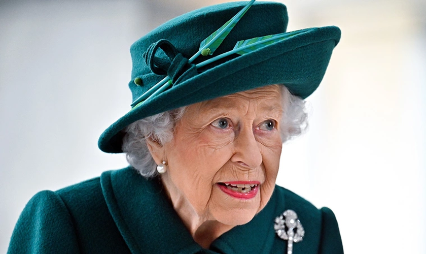 Rainha Elizabeth II, na abertura da sexta sessão do Parlamento Escocês, em 02 de outubro de 2021, em Edimburgo, na Escócia. (Foto: Jeff J Mitchell/Getty Images)
