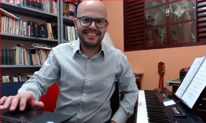 Júnior Gongra e seu teclado. (Foto: Reprodução / Nazareno).