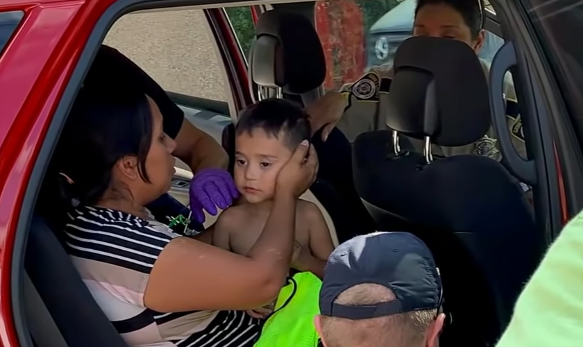 Através da intervenção divina, Tim conseguiu encontrar o menino Christopher. (Foto: Reprodução/ABC News).