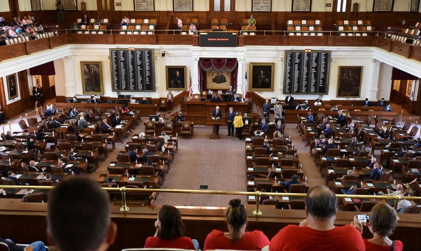 Terceira sessão legislativa especial no Capitólio do Estado em Austin, Câmara dos Representantes do Texas, EUA, em 20 de setembro de 2021. (Foto: Reuters/Sergio Flores)