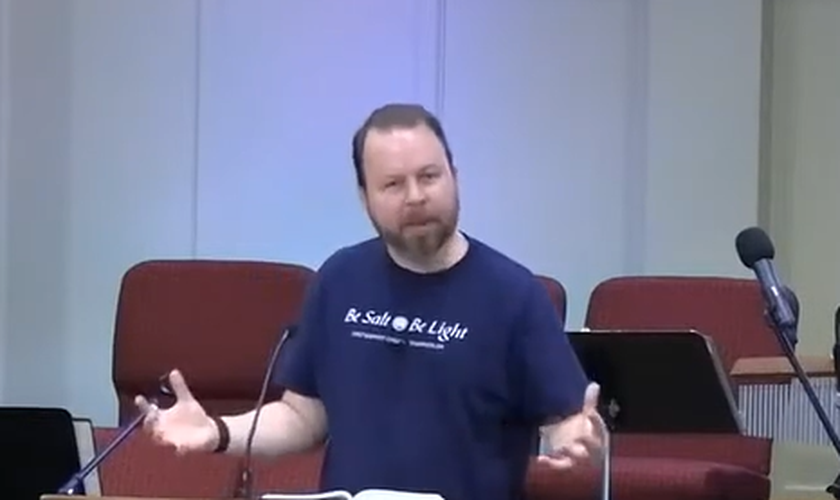 Matt Ward adotou uma política de mídia social para orientar os membros a usarem as redes com sabedoria. (Foto: Reprodução/YouTube).