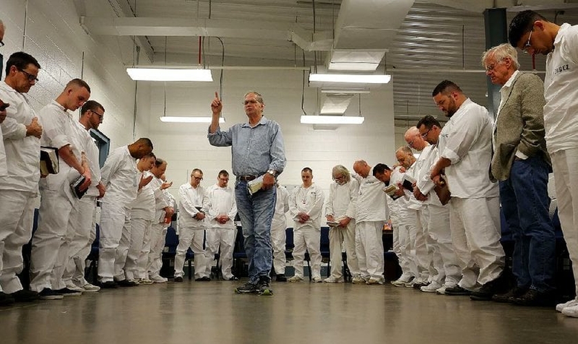  Voluntários ministram em dezenas de prisões dos Estados Unidos. (Foto: Reprodução / Prision Fellowship)