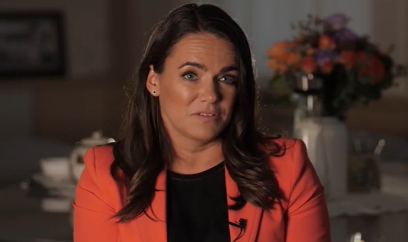 Katalin Novak, Ministra da Família, na Hungria. (Foto: Captura de tela/CBN News)