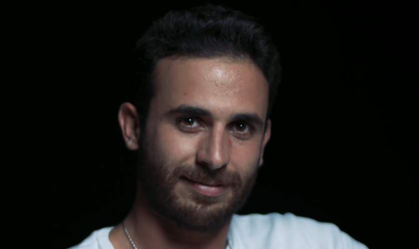 Yoav vivia um estilo de vida “livre”, mas sentia um vazio. (Foto: Reprodução/One for Israel Ministries).