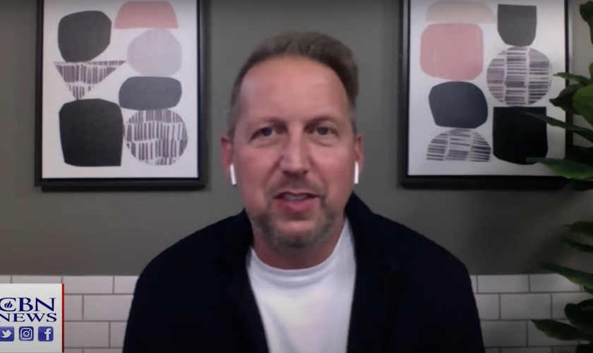 Bobby Gruenewald, ex-ateu que se converteu ao ler a Bíblia. (Foto: Captura de tela/Youtube)
