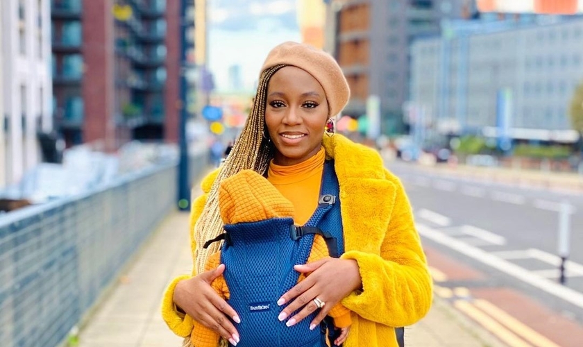 Khafi Ekpata distribuiu câmeras, maquiagem, roupas e móveis. (Foto: Khafi Ekpata/Instagram).